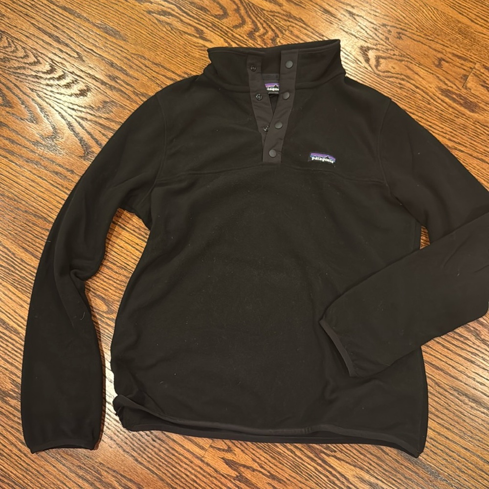 Patagonia lightweight fleece